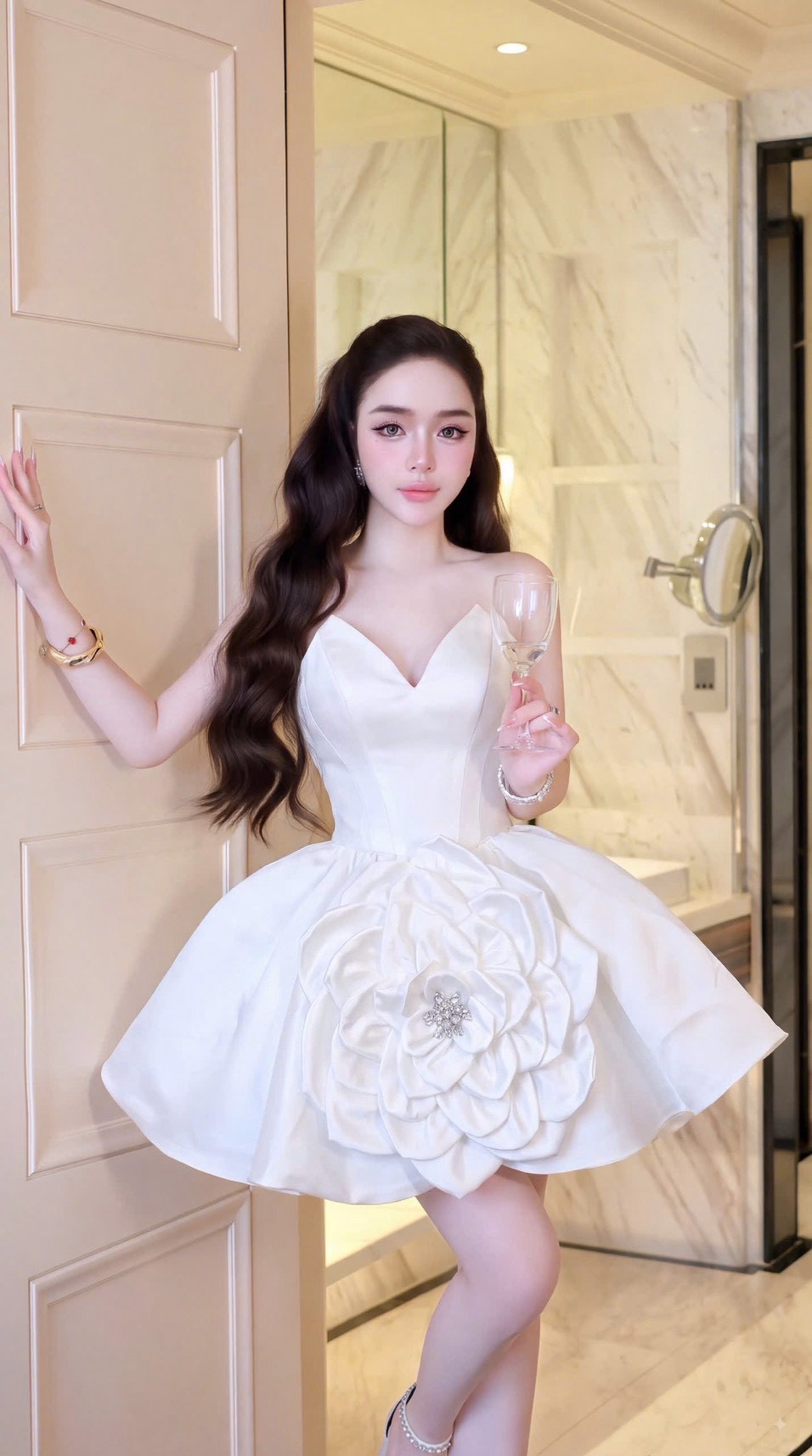ชุดเดรส เกาะอก กระโปรงแต่งดอก สีขาว Brand HISO 2345 BKK Size S-M - Image 3